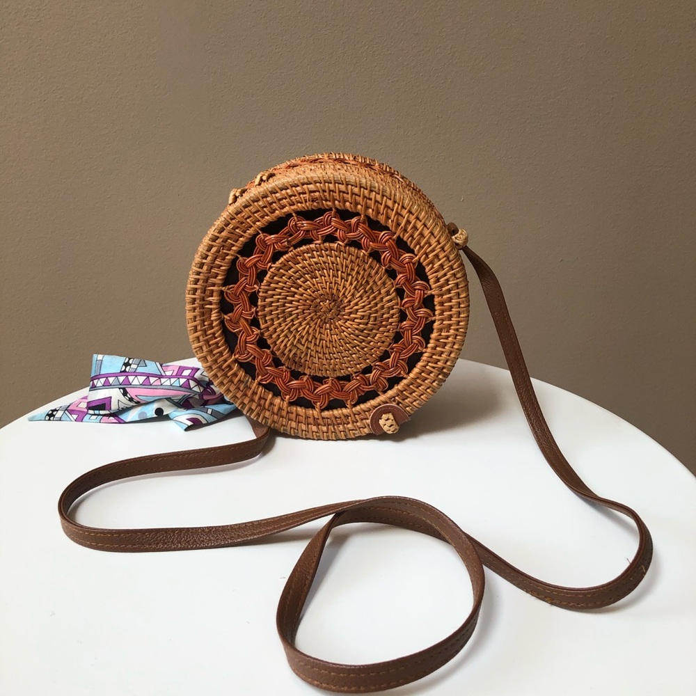 Cute round straw bag